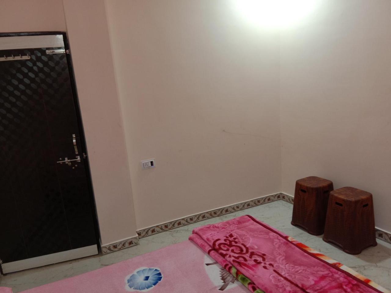 Shanti Guest House Ujjain Bagian luar foto