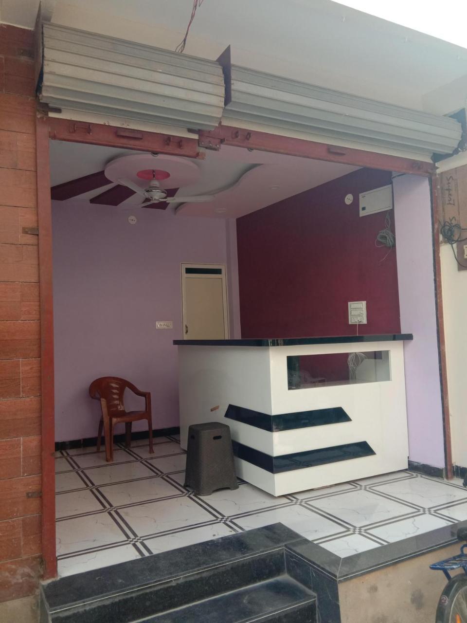 Shanti Guest House Ujjain Bagian luar foto