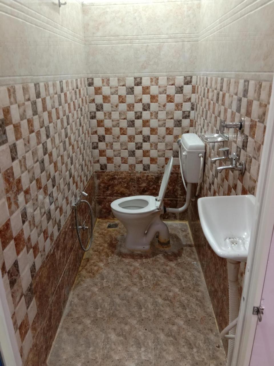 Shanti Guest House Ujjain Bagian luar foto