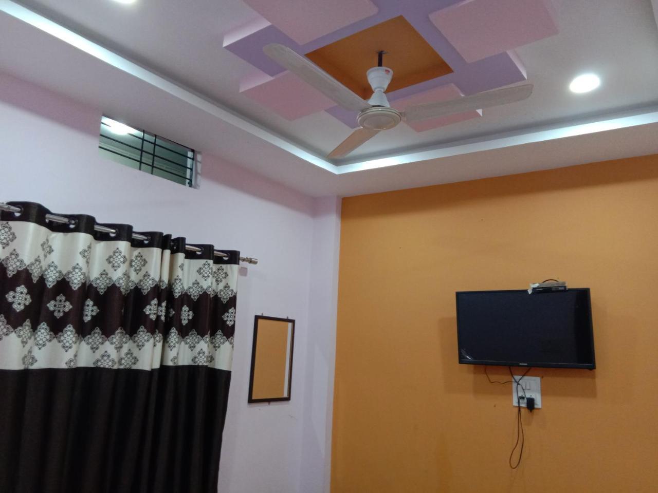 Shanti Guest House Ujjain Bagian luar foto