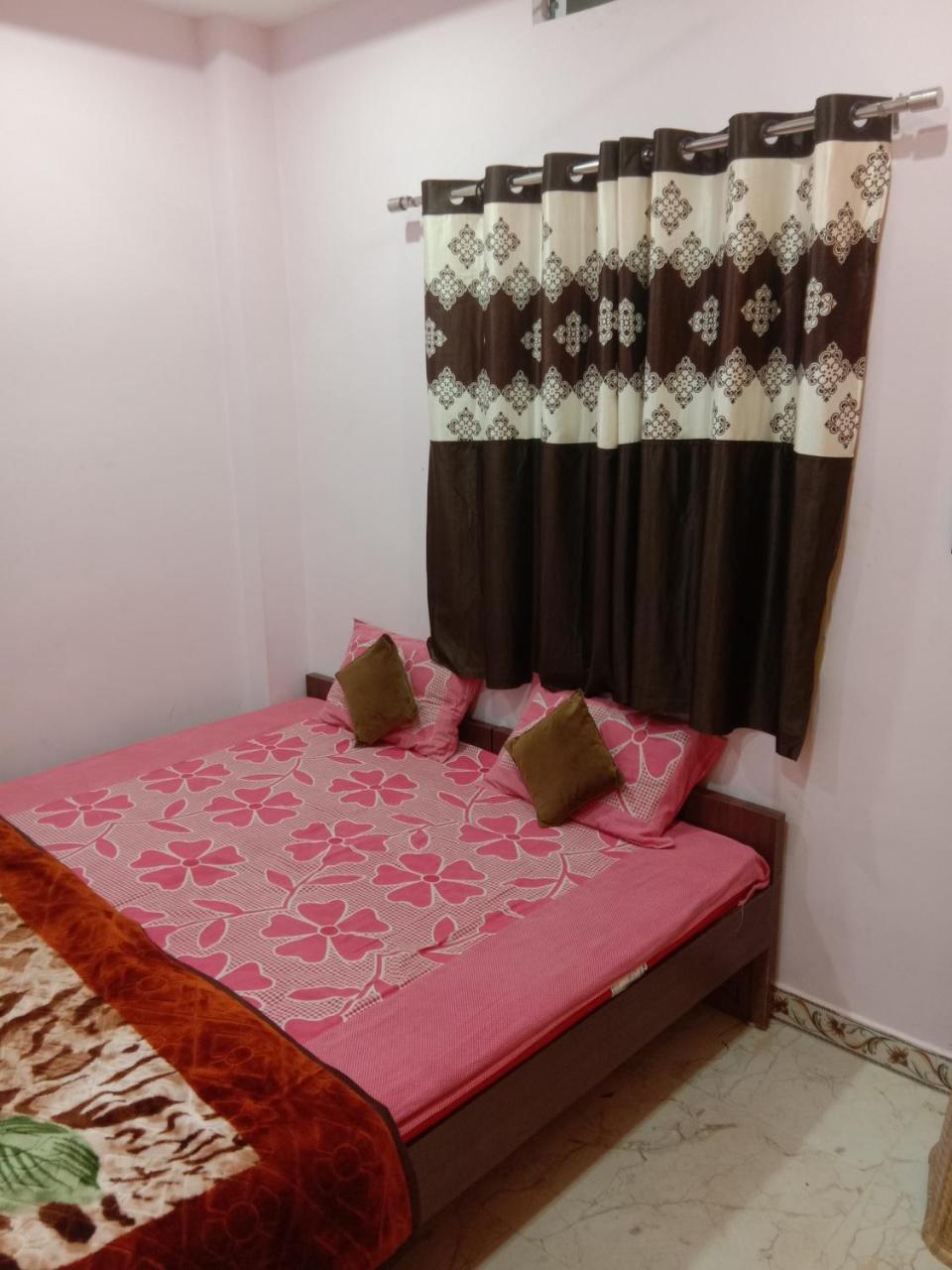 Shanti Guest House Ujjain Bagian luar foto