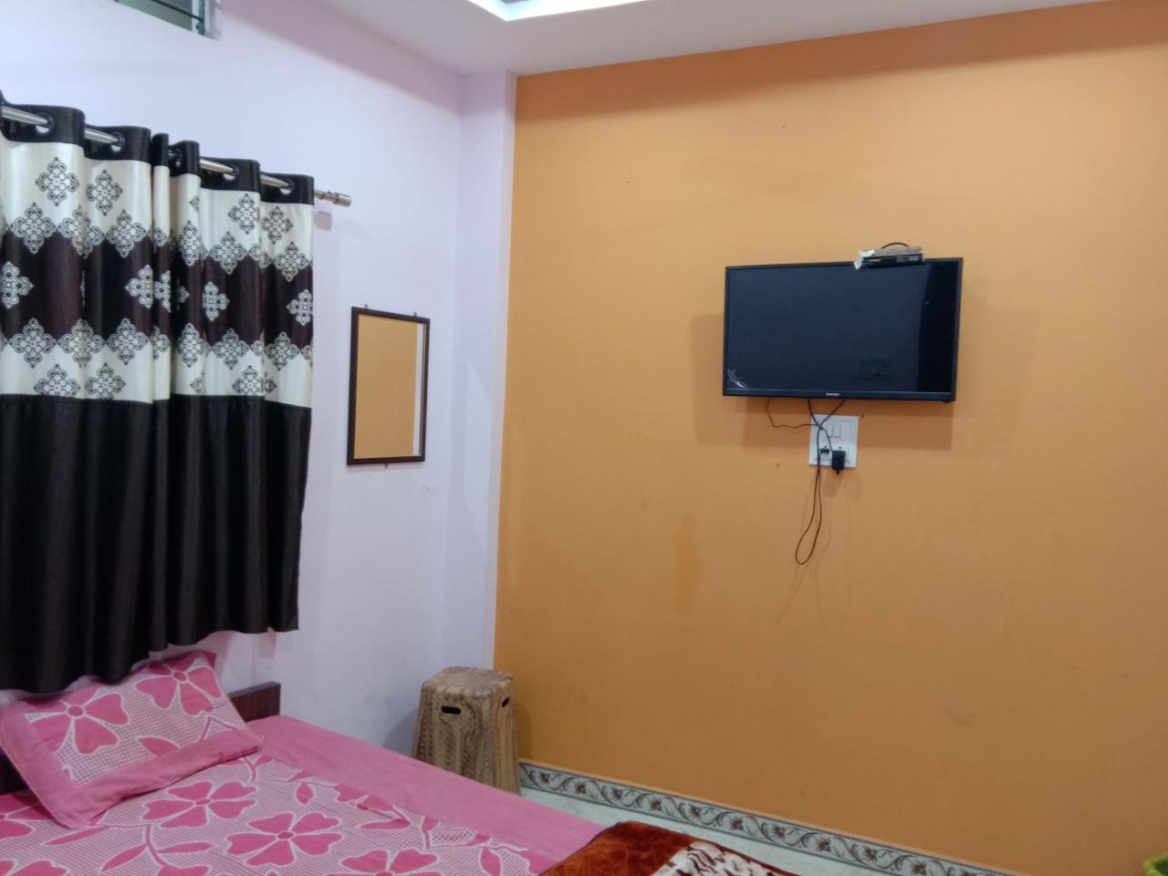 Shanti Guest House Ujjain Bagian luar foto